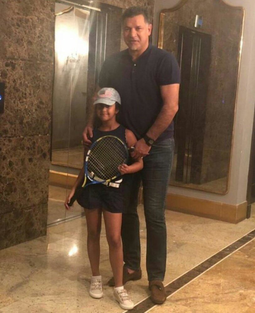 علی دایی و دخترش قبل از بازی تنیس + عکس