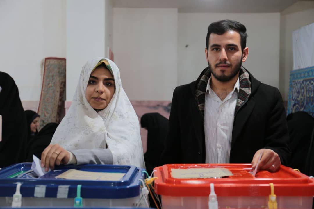 صندوق های رای حرم مطهررضوی میزبان عروس و دامادهای دانشجو