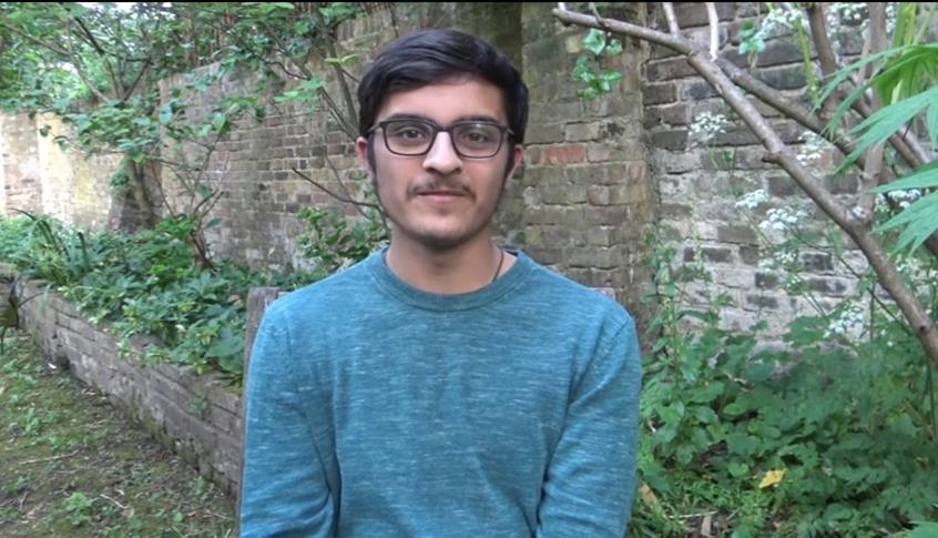 نوجوان پاکستانی «سلام بر ابراهیم» را در انگلیس ترجمه کرد+فیلم