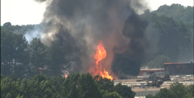 آتش‌سوزی مهیب در یک کارخانه مواد شیمیایی در آمریکا