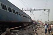 انفجار بمب در پاکستان | قطار مسافربری را از ریل خارج شد | انفجار انتحاری بود