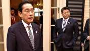 عذرخواهی عجیب به سبک ژاپنی  | دستیار نخست وزیر ژاپن مادرش را خجالت زده کرد! | دست در جیب کردن کار دست دستیار ژاپنی داد