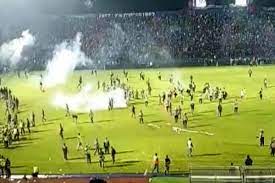 فیلم/ وقوع فاجعه انسانی در فوتبال اندونزی