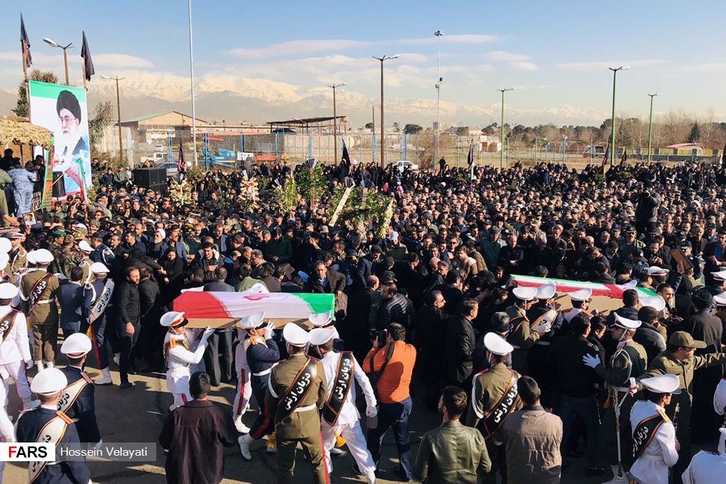 مراسم تشییع پیکر جان‌باختگان حادثه هواپیمای بوئینگ ۷۰۷ برگزار شد