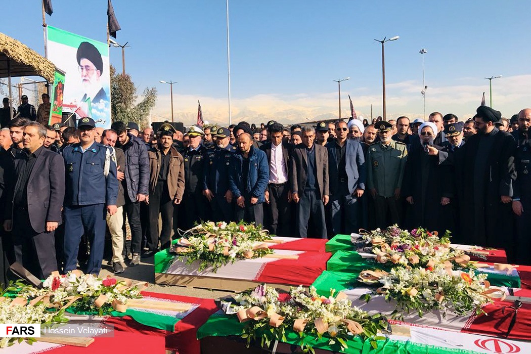 مراسم تشییع پیکر جان‌باختگان حادثه هواپیمای بوئینگ ۷۰۷ برگزار شد