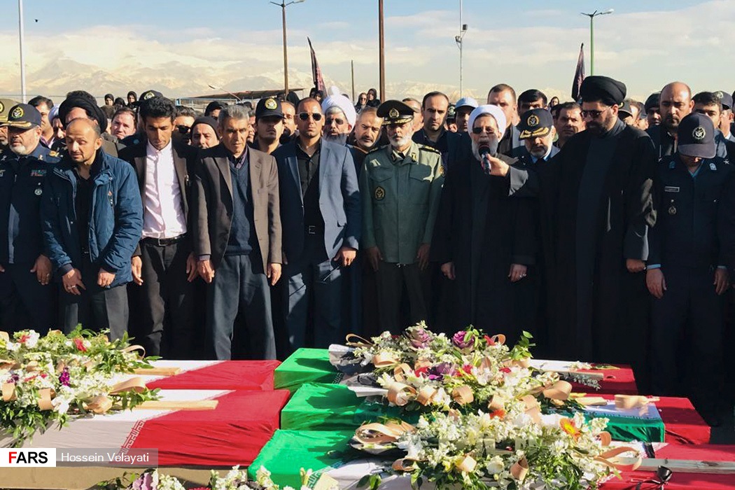 مراسم تشییع پیکر جان‌باختگان حادثه هواپیمای بوئینگ ۷۰۷ برگزار شد