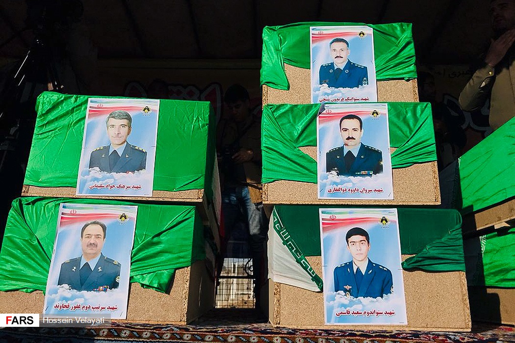 مراسم تشییع پیکر جان‌باختگان حادثه هواپیمای بوئینگ ۷۰۷ برگزار شد