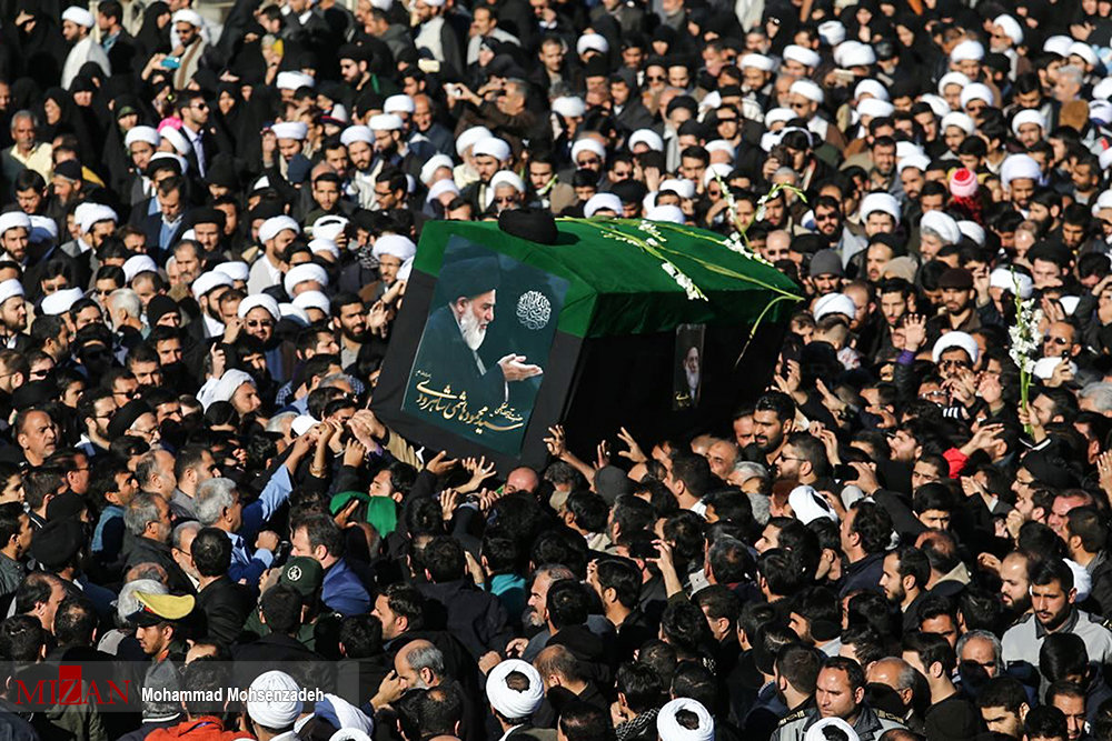 آیت الله هاشمی شاهرودی در حرم مطهر کریمه اهل بیت (ع) آرام گرفت