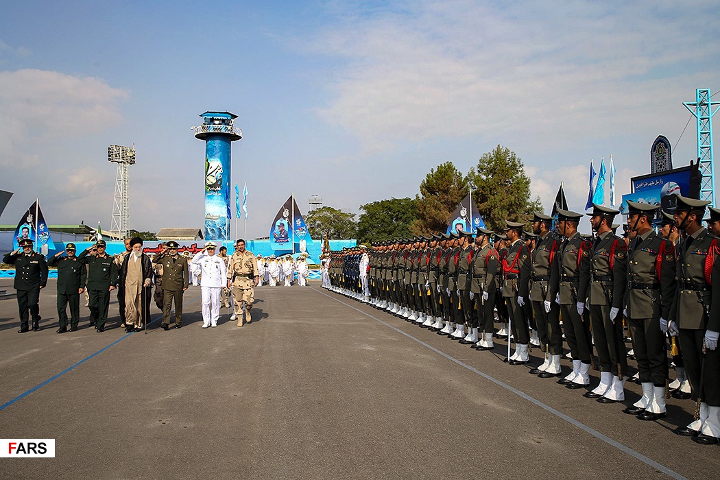 حضور فرمانده معظم کل قوا در دانشگاه علوم دریایی نوشهر