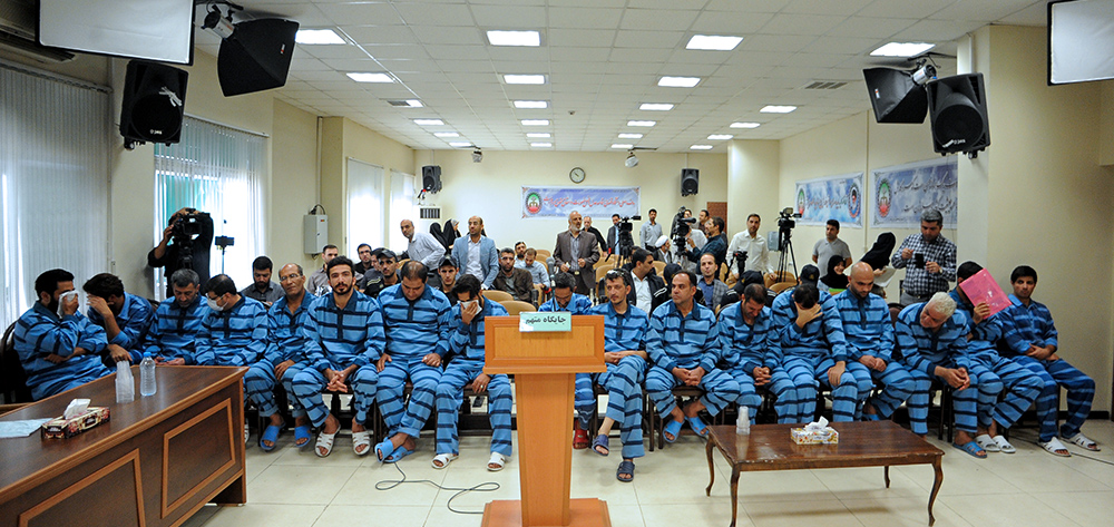 خرید و فروش غیر قانونی 253 میلیون دلار توسط 19 نفر