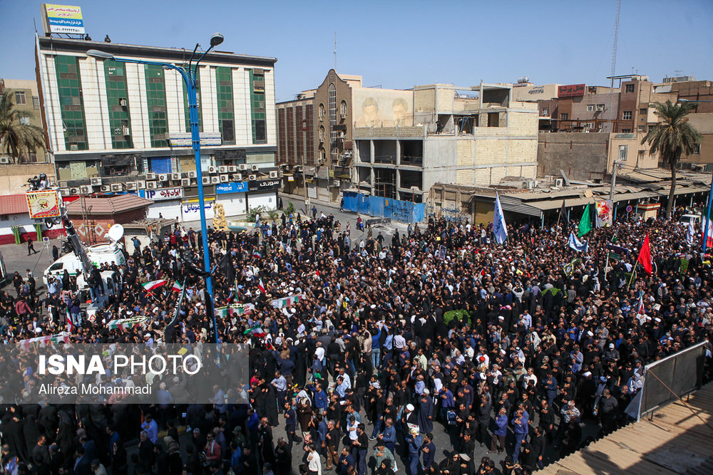 حضور نمایندگان رهبر انقلاب در مراسم تشییع شهدای حادثه تروریستی اهواز/ خوزستانی‌ها سنگ‌تمام گذاشتند؛ حضور پرشور عشایر عرب