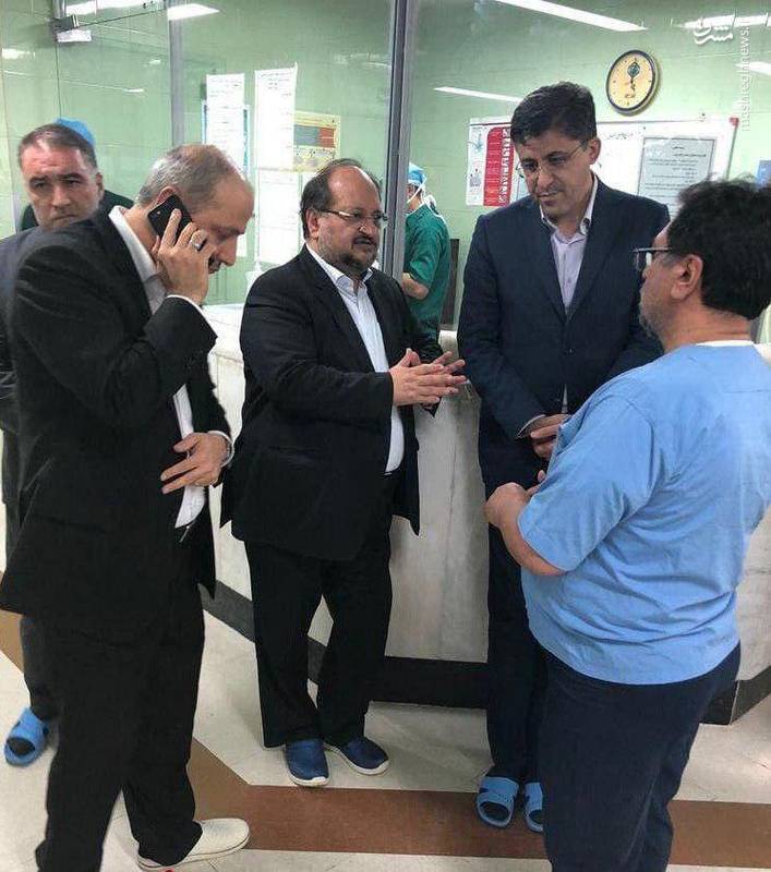 عکس/ حضور شریعتمداری در بیمارستان