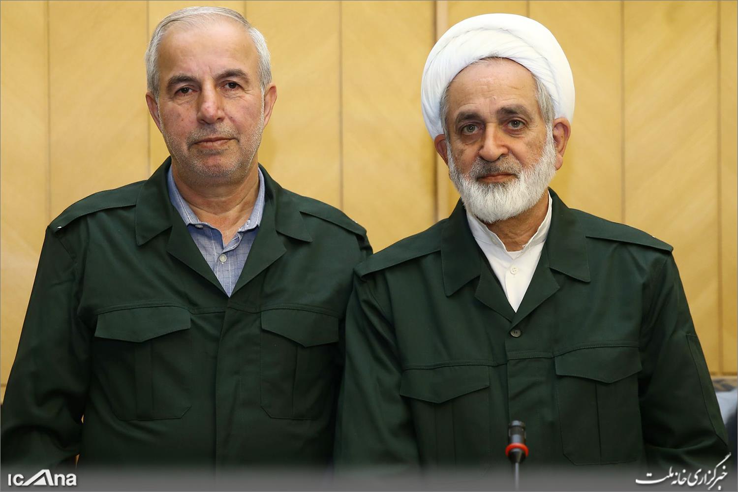 حضور جمعی از نمایندگان در مجلس با لباس سپاه