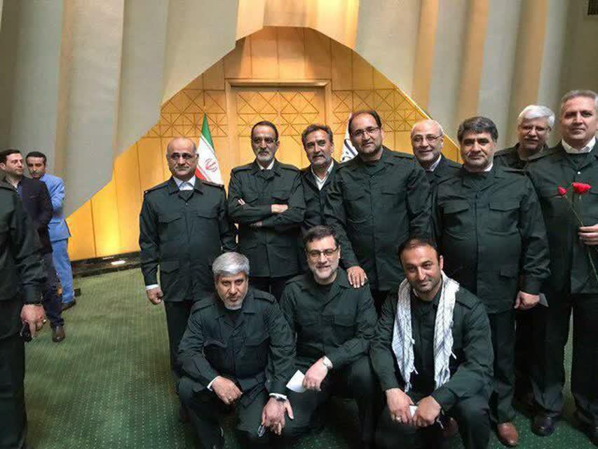 حضور جمعی از نمایندگان در مجلس با لباس سپاه