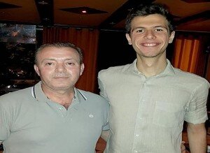 تصاویر بشار اسد و خانواده‌اش در رستورانی در دمشق