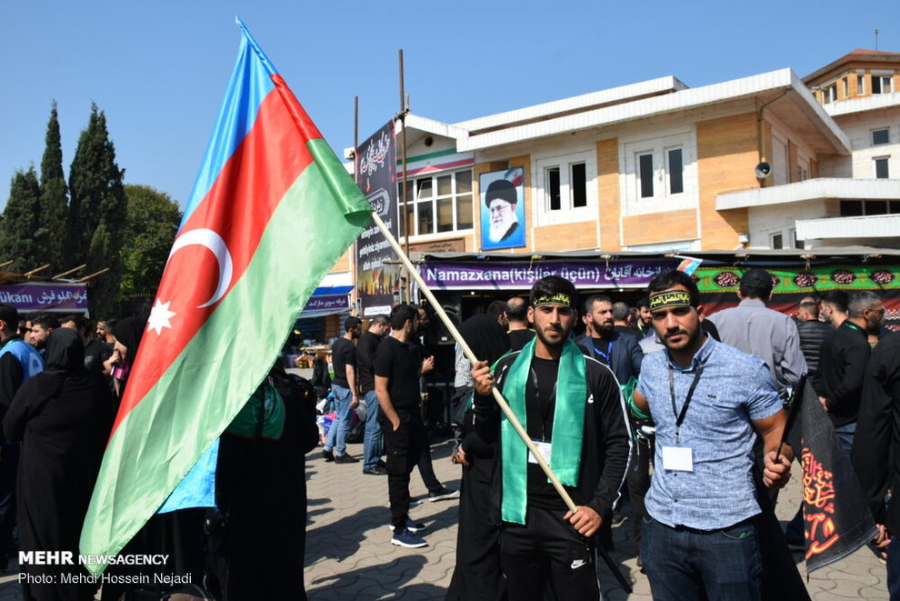 عکس/ ورود زائران خارجی اربعین به مرز آستارا