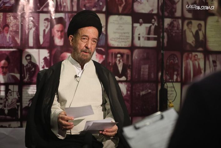  امروز دفاع از امام در حکم قاچاق است/امام مخالف منع زنان بود