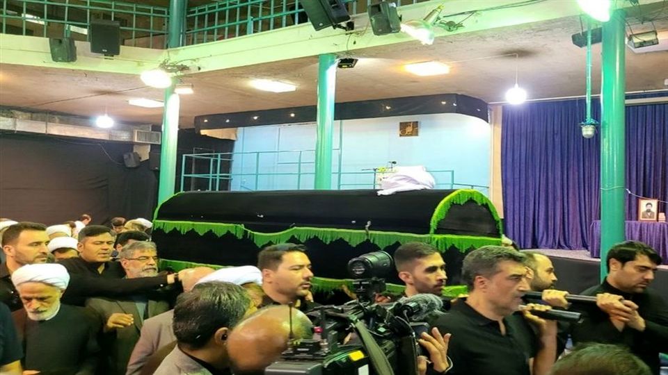 پیکر آیت‌الله «حسن صانعی» در قم خاکسپاری شد