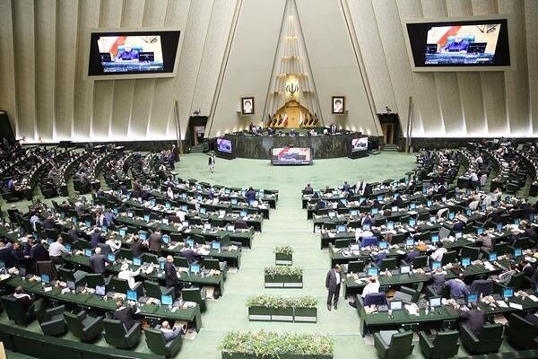 نماینده مجلس خواستار استعفای وزیر ارشاد شد