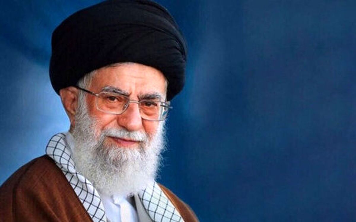 حکم شنیدن صدای گریه نامحرم، برهنه شدن و استفاده از سنج و طبل چیست؟