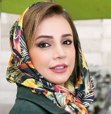 اجرای خانم بازیگر در شبکه خارجی