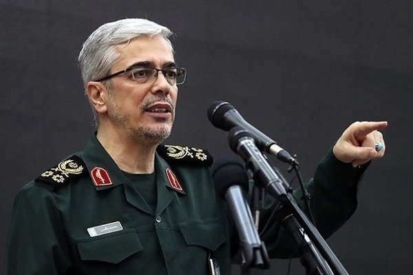 سرلشکر باقری: ساخت «دیلمان» یک شاهکار در تاریخ نیروی دریایی است